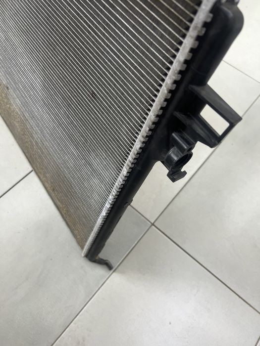 Радіатор Volvo 31684239