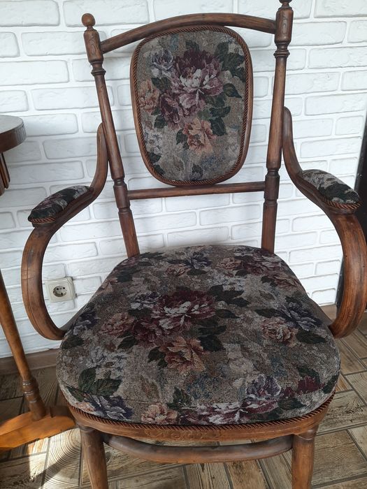 Старинные Венские кресла Войцехов