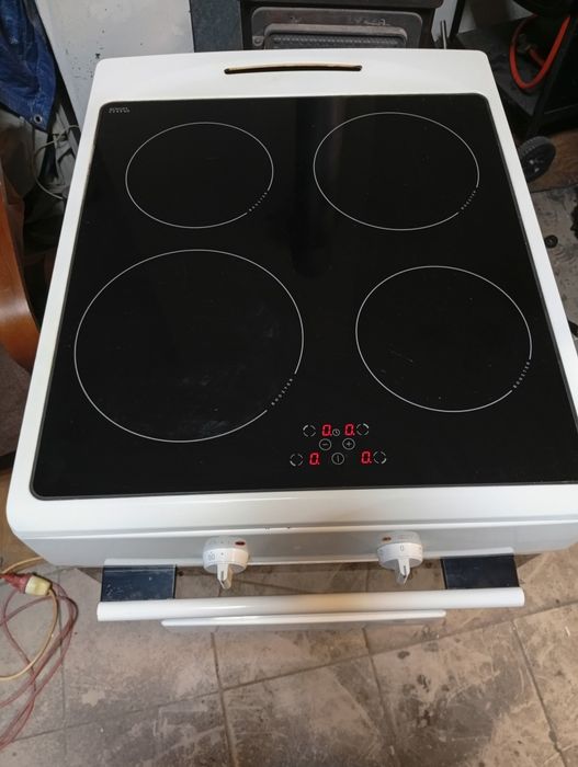 Kuchenki dwie sztuki elektryczne polecam możliwy transport