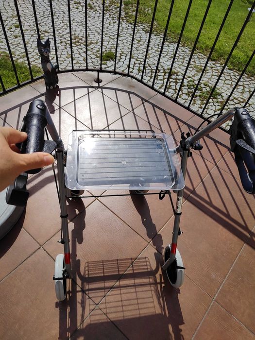 Chodzik dla osoby starszej/mającej trudności z poruszaniem