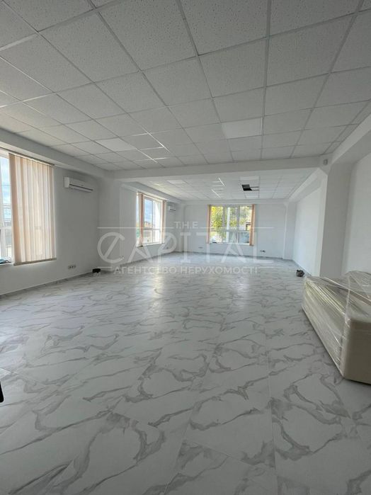 Продаж 3-поверхової будівлі, вул. Індустріальна, с. Святопетрівське