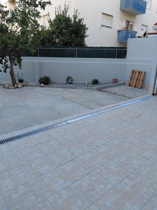 Vende-se RC T3 em Alhos Vedros com quintal