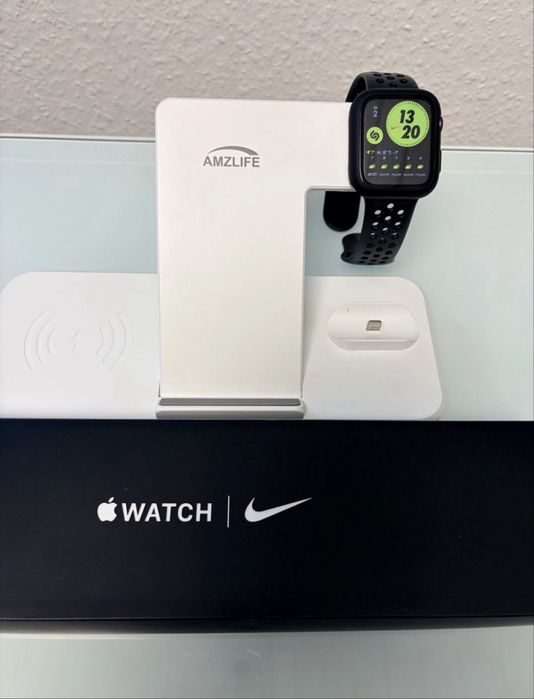Apple Watch Series 6 44MM NIKE + EXTRAS