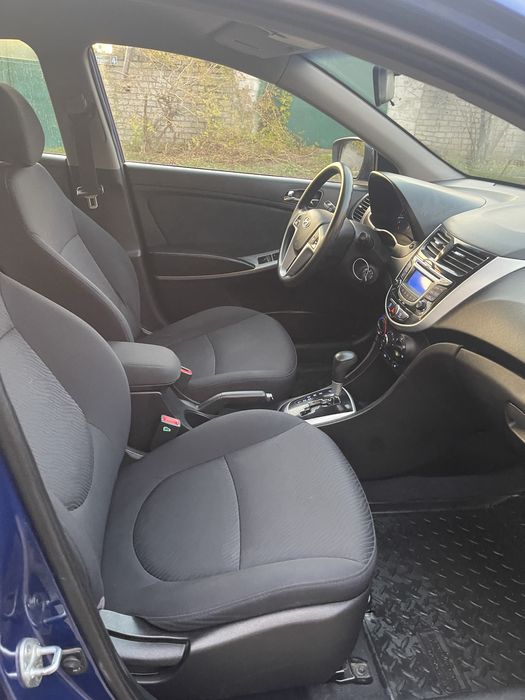 Hyundai accent 2013 год 1.4 бензин автомат