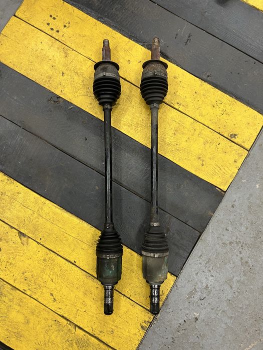 Піввісь полуось передня subaru legacy outback b15 2015-2019 рік