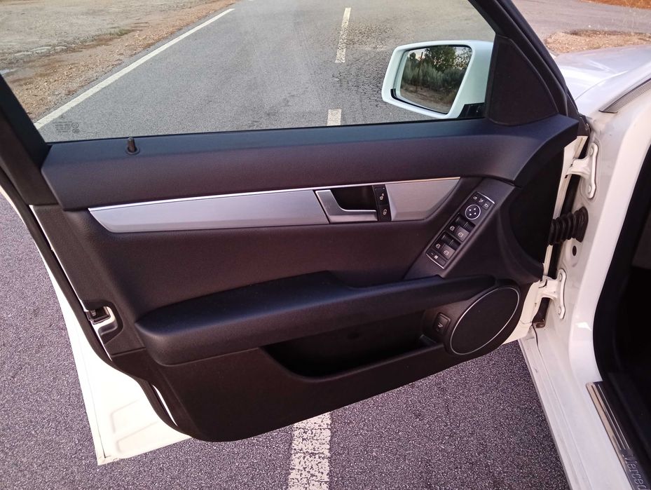 Vendo Mercedes Benz 220d de 2013