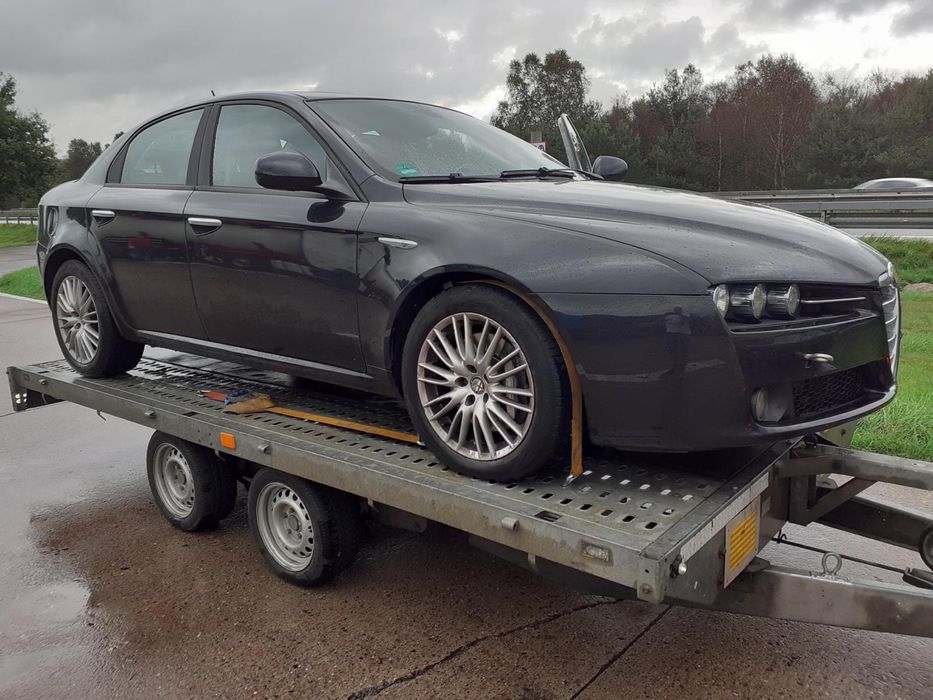 Alfa 159 2,4 lift  i 2,0 cala na czesci !!