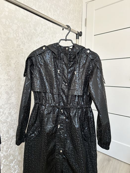 Парка з капюшоном