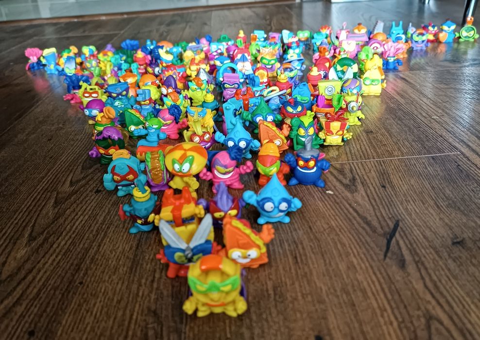 Figurki Super Things  Zings 135 sztuk do sprzedania