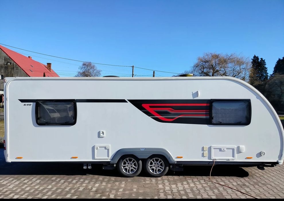 Sterling Eccles 640 6 місць