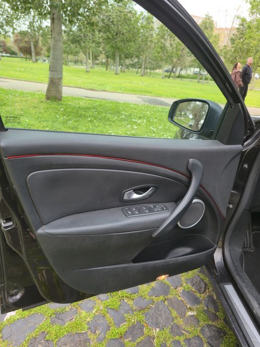 RENAULT Megane III Grandtour 1.5 dCi Diesel 110 cv

Dies