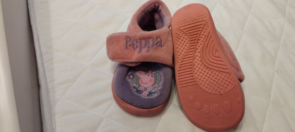 Kapcie Peppa dla dziewczynki rozmiar 5