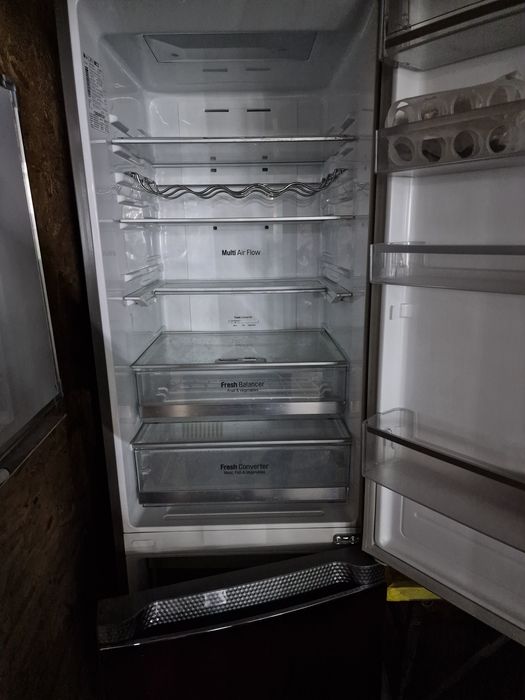 Продам,холодильник lg