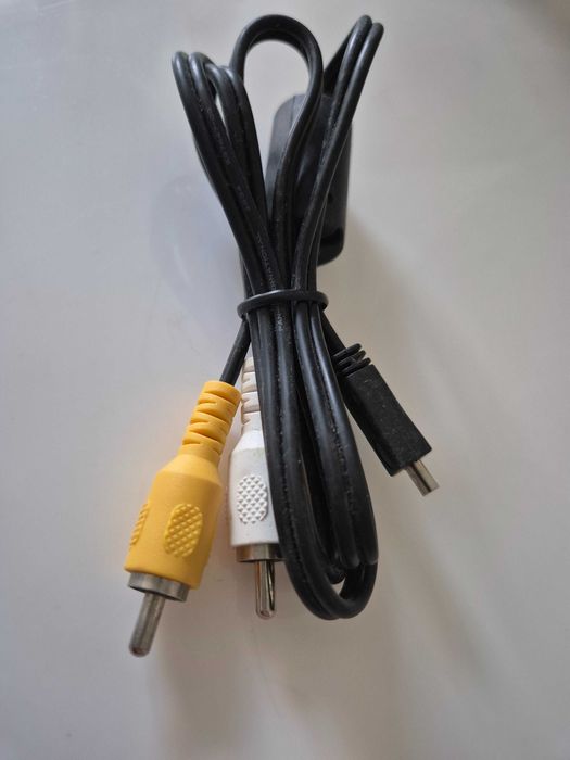Cabo AV mini-USB para RCA (vídeo e áudio)