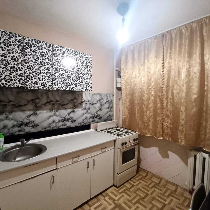подобово 1 -кімнатна квартира в районі Зеленої