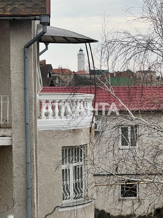 Добротный кирпичный дом у моря  на 20 сотках