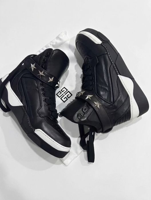 givenchy star - купити товари моди та стилю - Ціна на OLX.ua
