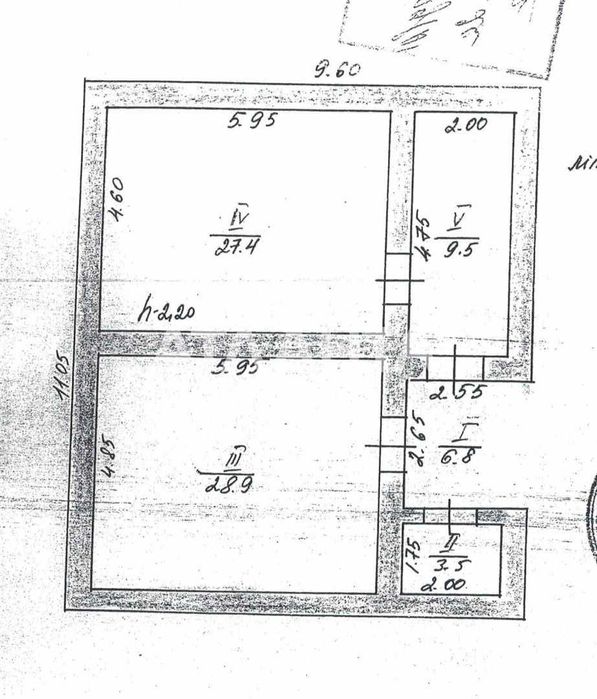 Дом в центре села Александровка