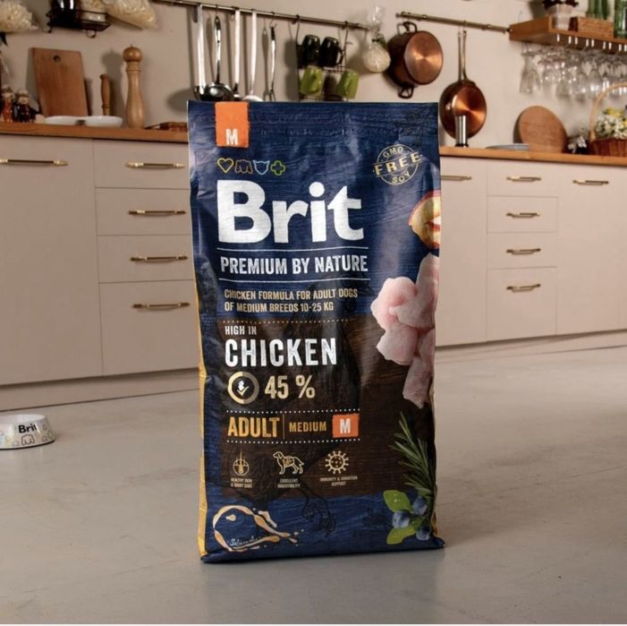 Brit Premium Dog Adult M сухий корм для собак 8 кг - курка