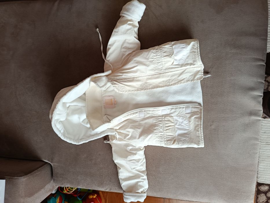 Дитяча курточка біла і жовта