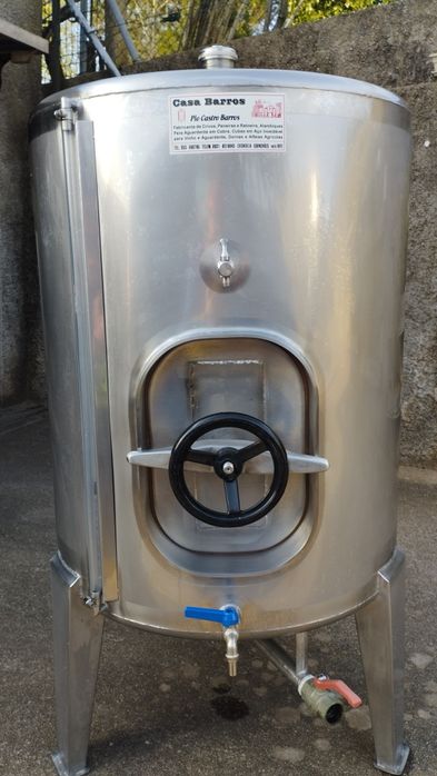 Cuba de inox 250 litros para vinho