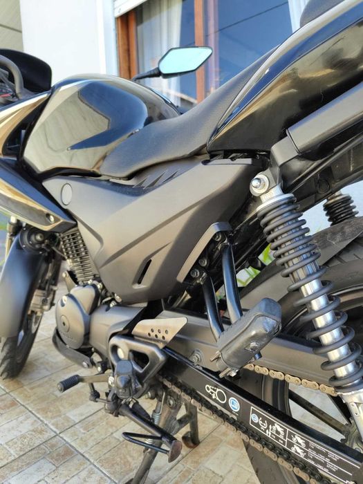 Honda CBF 125 2013 - 12.743 km - Excelente Estado - Topcase Givi Incluida