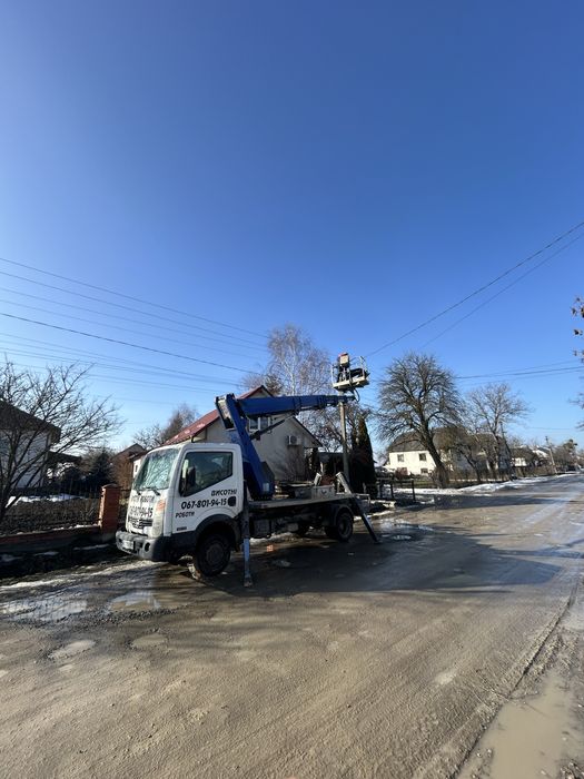 Зрізання дерев , послуги автовишки Львів