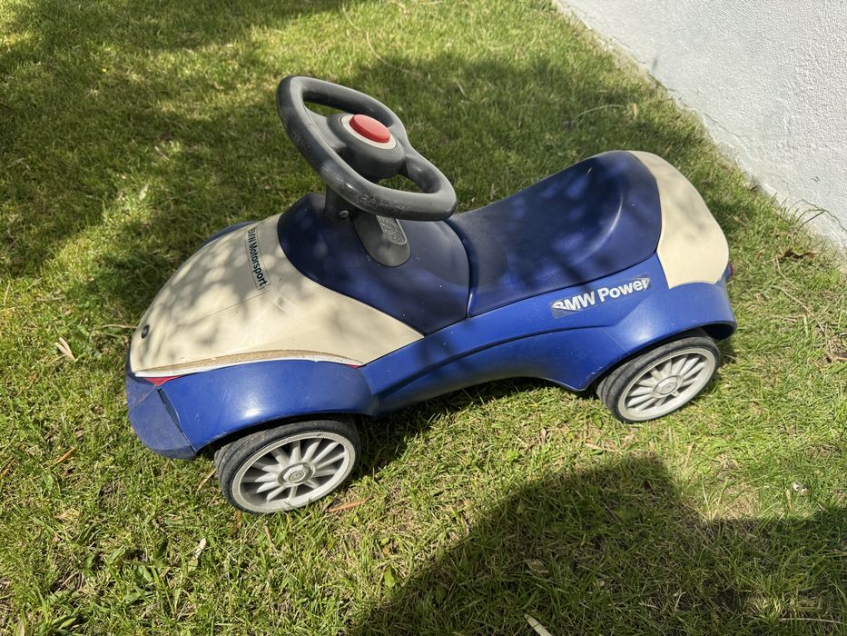 Carrinho criança bmw usado mas em perfeito funcionamento