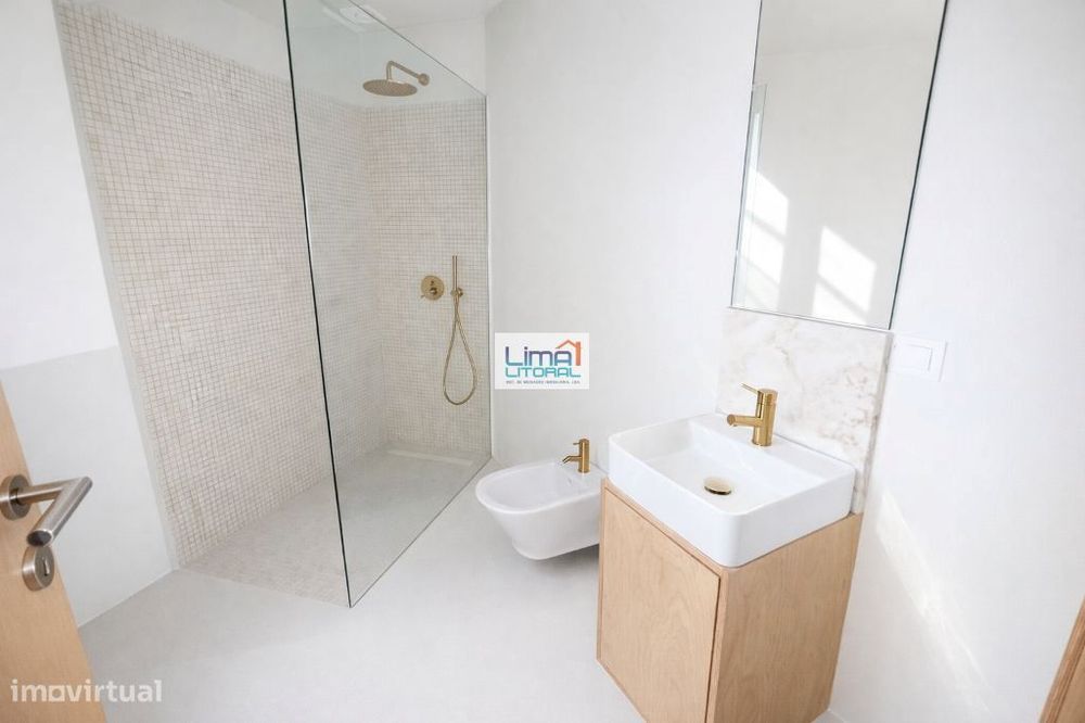 Moderno apartamento T2 - Centro de Leiria - com parqueamento interior