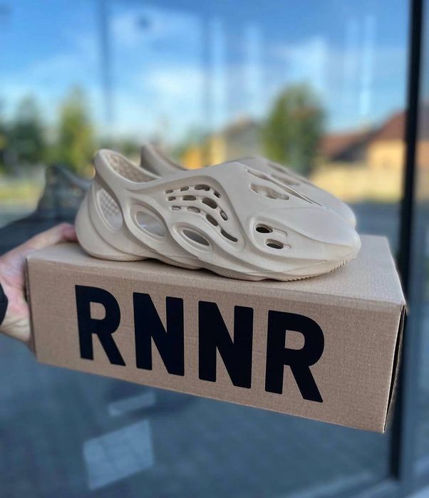 Чоловічі літні кросівки Adidas Yeezy Foam Runner кроссовки изи фом раннер