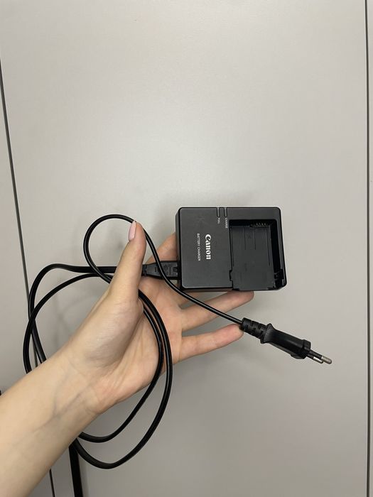 Фотоапарат Canon 650d