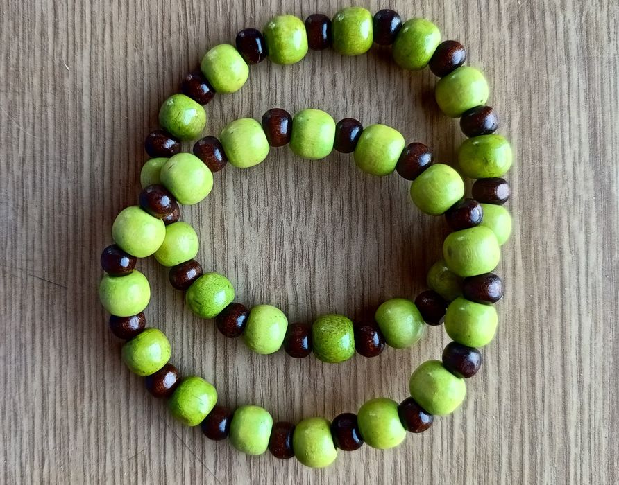 Męska bransoletka z drewnianych koralików