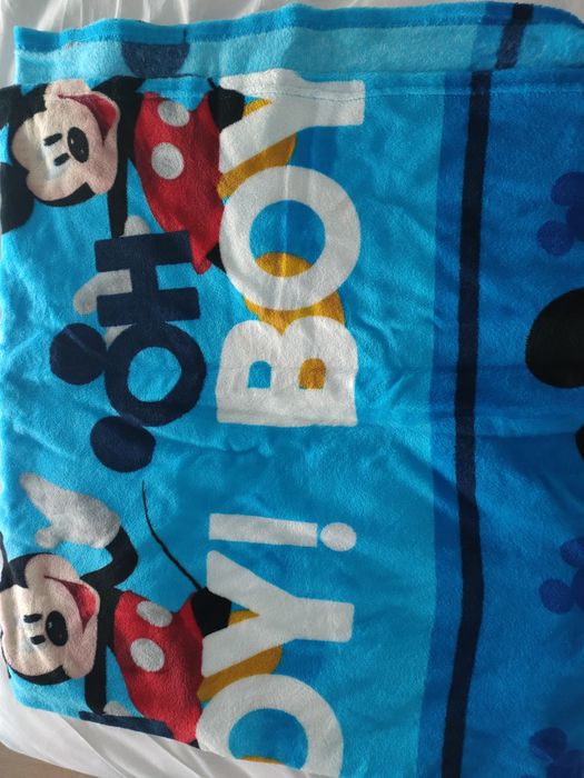Cama de solteiro 90×200 com colchão + roupa de cama criança – Como nov