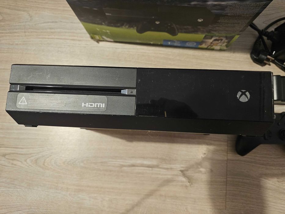 Xbox One fat 1tb (po czyszczeniu + 2 gry + akcesoria)