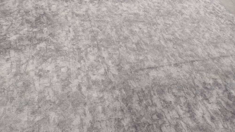 Sprzedam duzą wykładzinę 380x270 cm.