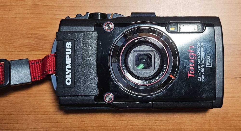 Câmara Olympus Tough TG-3
