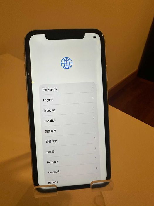 iPhone 11 128GB, em ótimo estado e pronto a usar