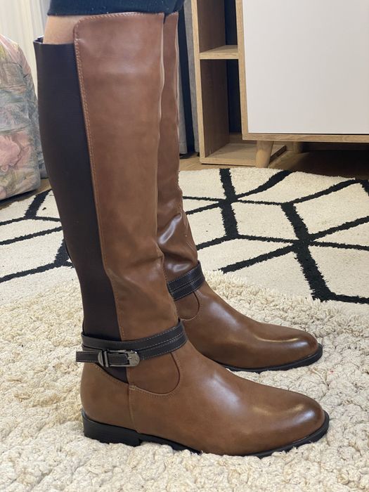 Чоботи демісезонні коричневі на низькому каблуку