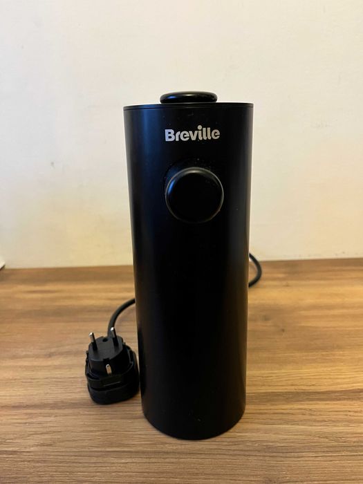 Breville Instant HotCup VKT241 Dyspenser gorącej wody 1,4 l