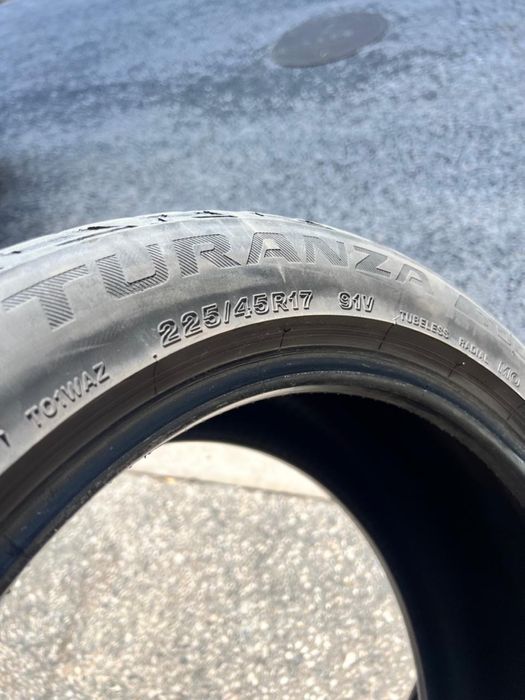 225/45/17 Bridgestone 4 pneus
