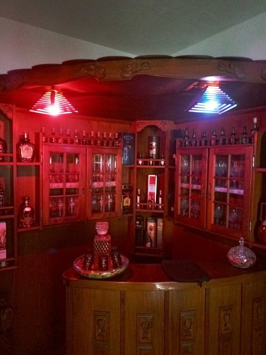 BAR em madeira maciça como novo