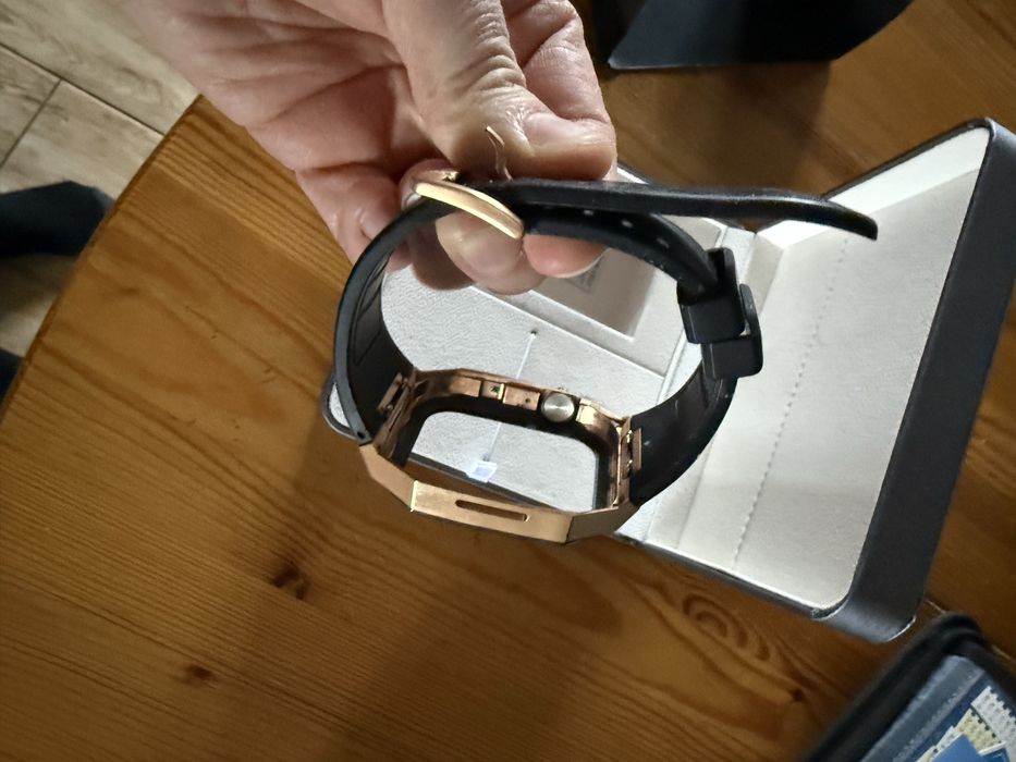 Ralph Giallo Etui Apple Watch 45 mm Toro złoto-czarne