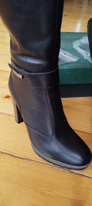 Kozaki nowe ze skóry 38