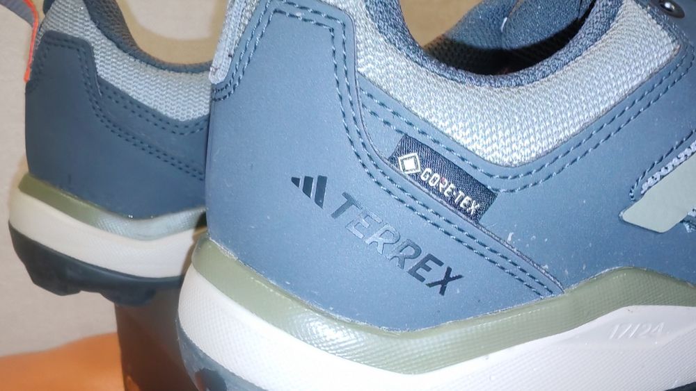 Кроссовки адидас adidas оригинал новые, ОБМЕН на брендовую одежду обув