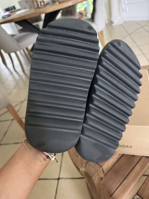 Yeezy SLIDE r. 38