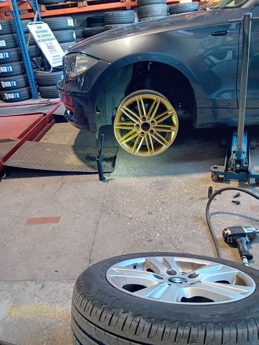 Jantes  com pneus bmw r17 5x120 vendo ou troco