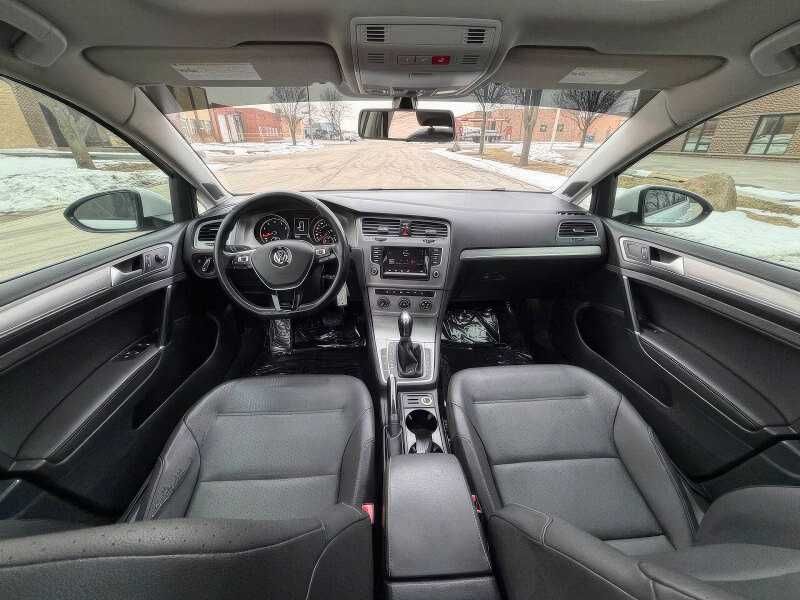 2015 Volkswagen Golf TSI SE