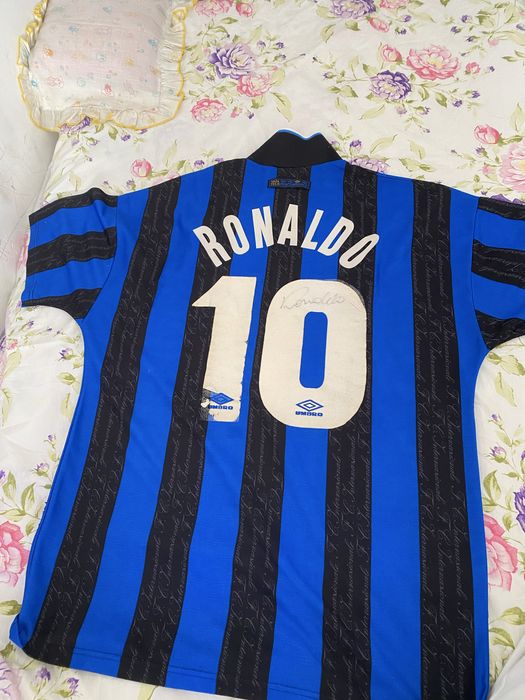Camisa do inter de milão autografada pelo ronaldo