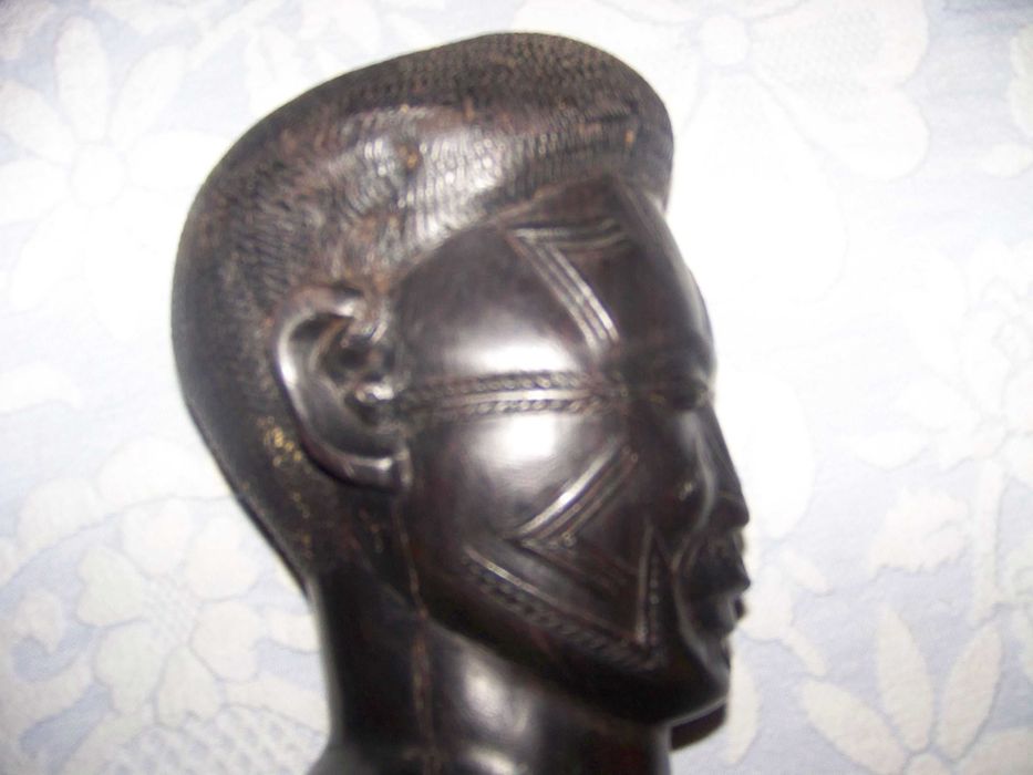 esculturas africanas em pau preto