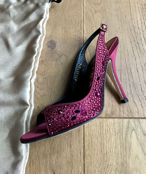 Продам босоножки Gina